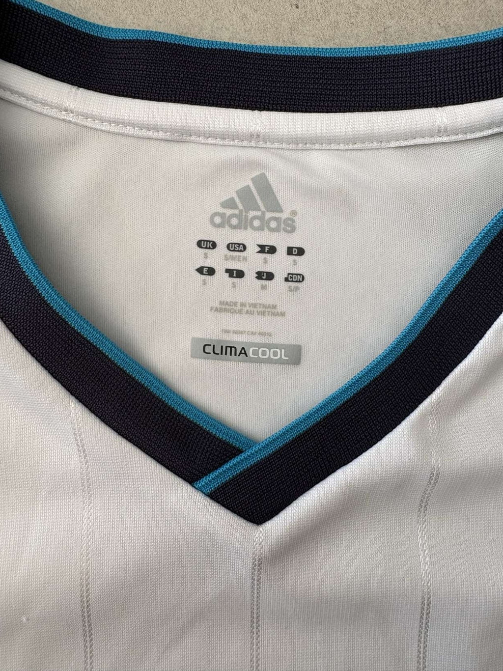 Neck and collar detail on the 2012/13 Real Madrid home shirt