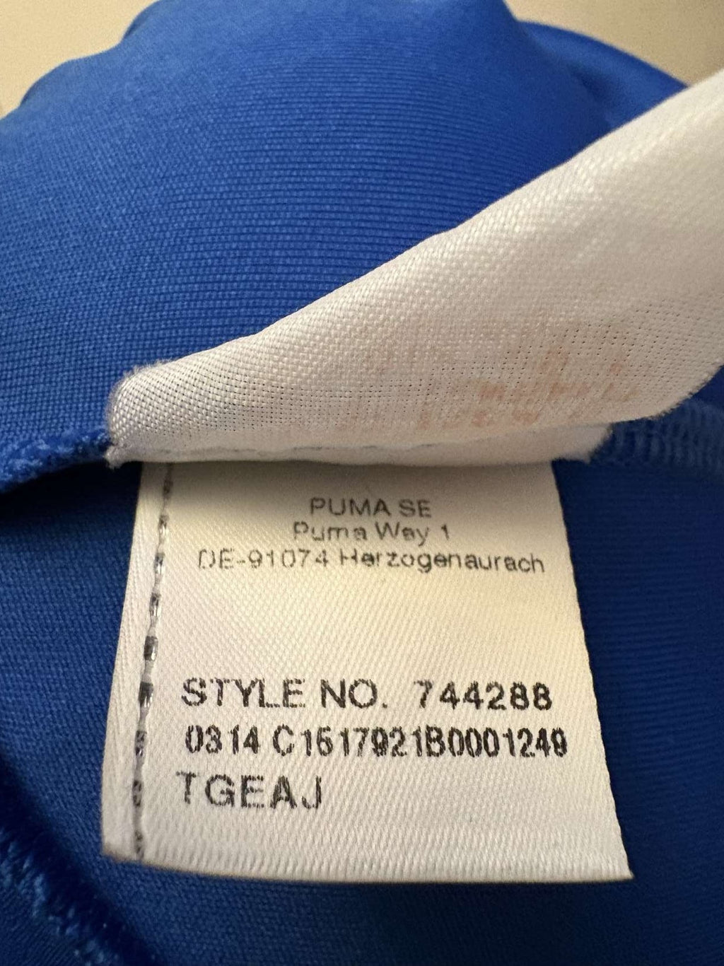 Inner label showing the product code of the 2014 Italy home shirt