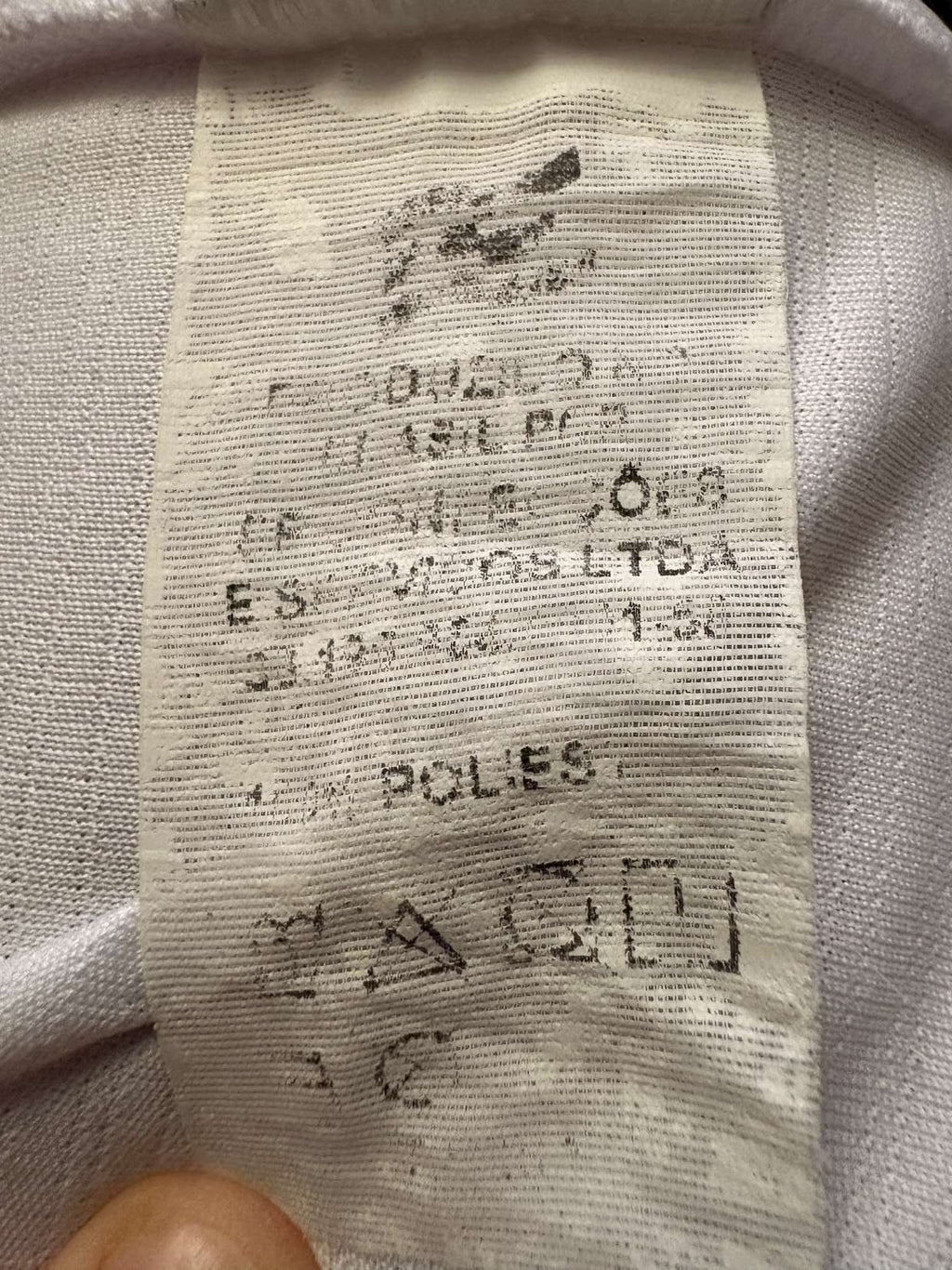 Fabric tag on the 2022 Esporte Clube Bahia special edition shirt