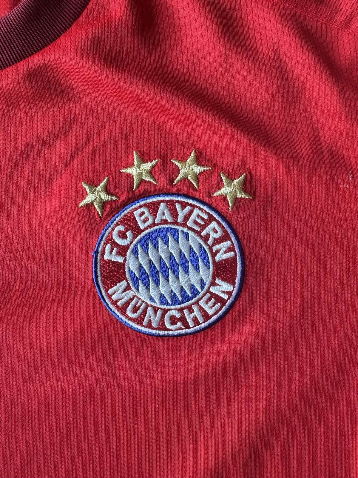 Bayern Munich crest on the 2015/16 Bayern Munich home shirt