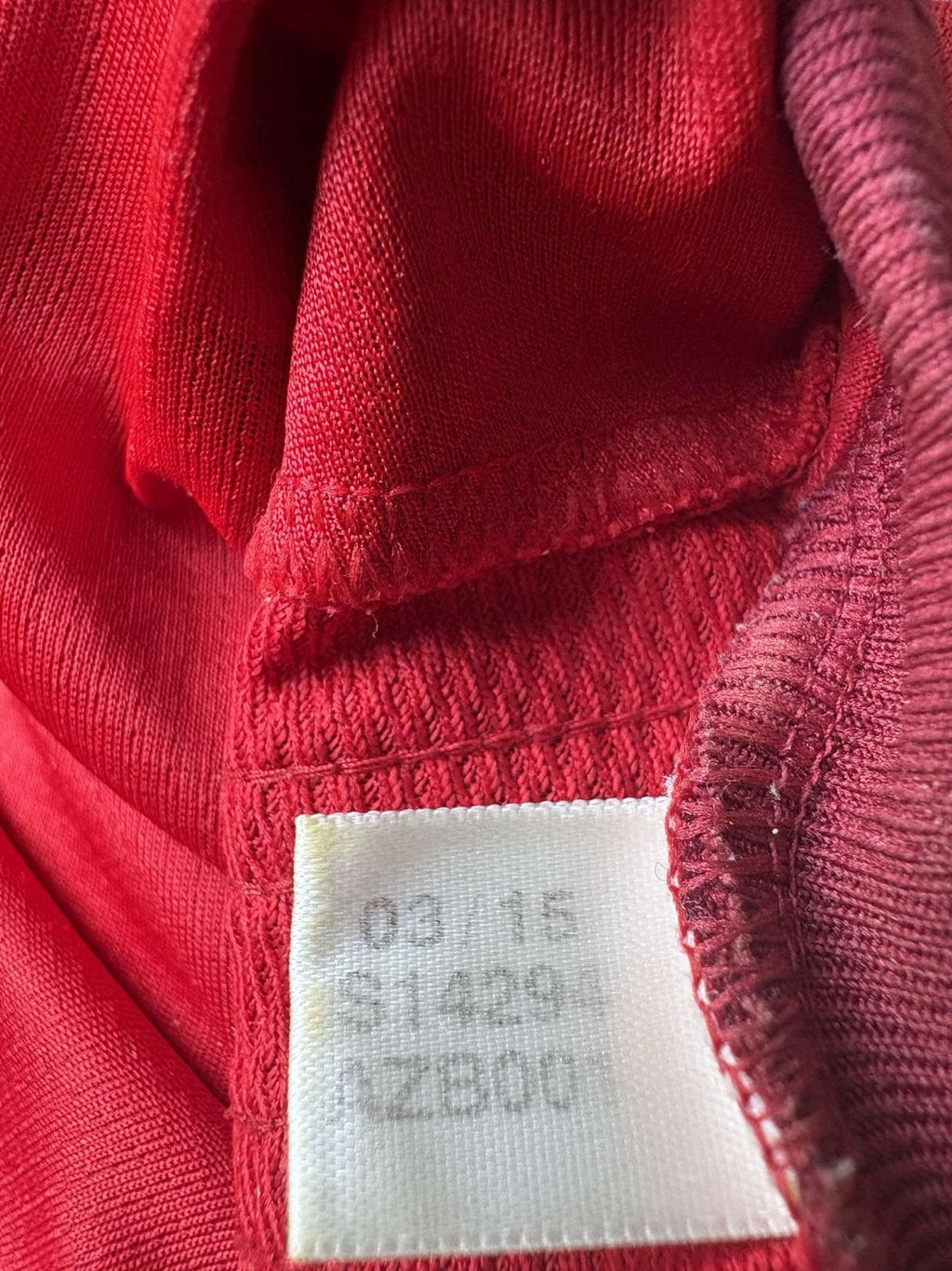 Inner label showing the product code of the 2015/16 Bayern Munich home shirt