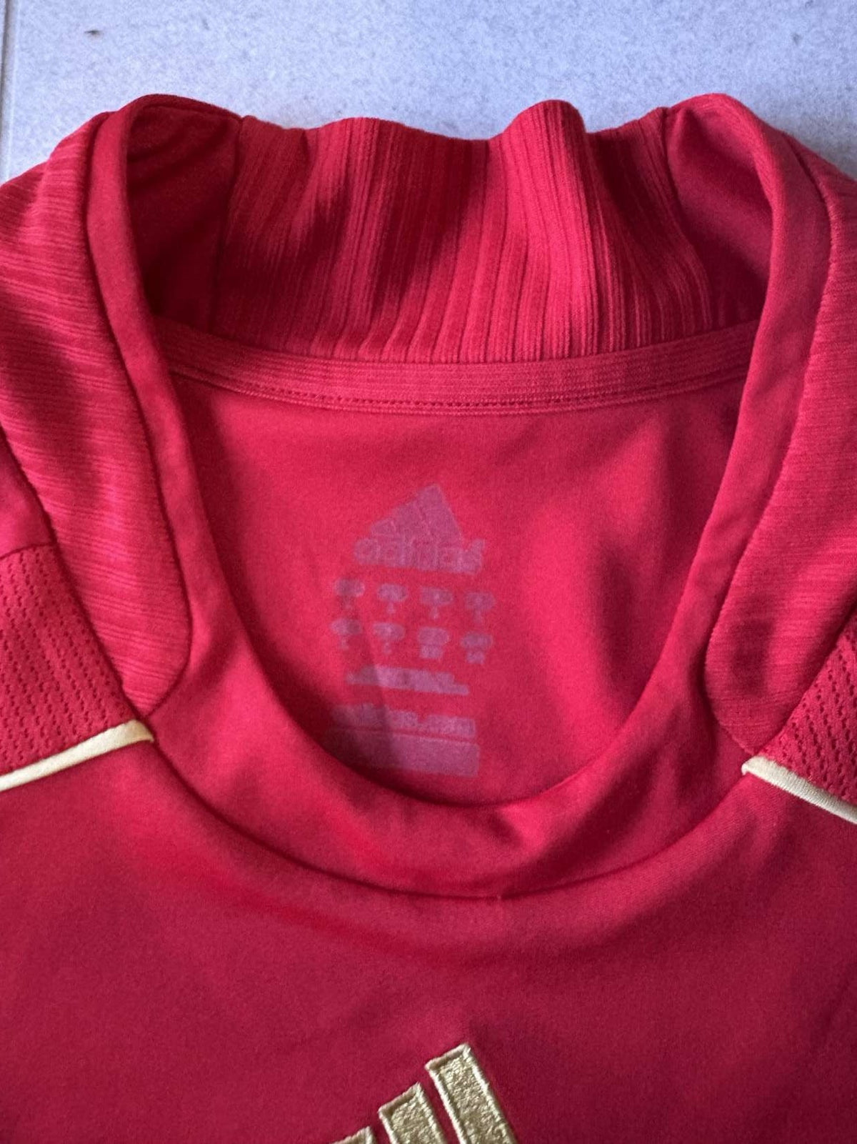 Neck detail on the 2008 Spain home shirt