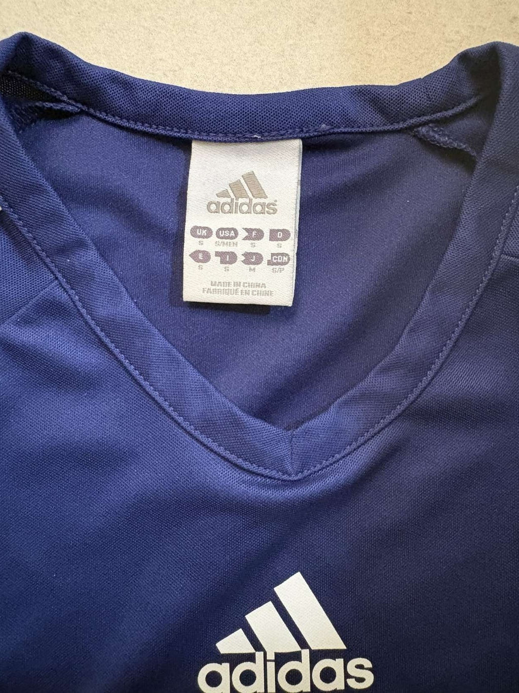 Neck detail on the 2010 France home shirt