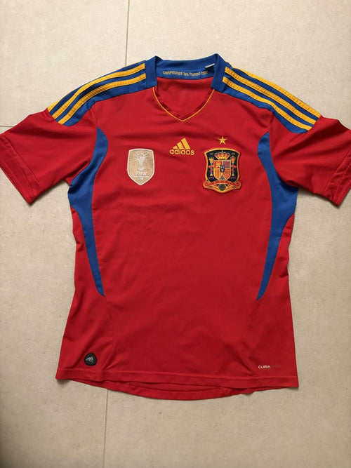 2010/11 Spain home shirt in red, front, adidas