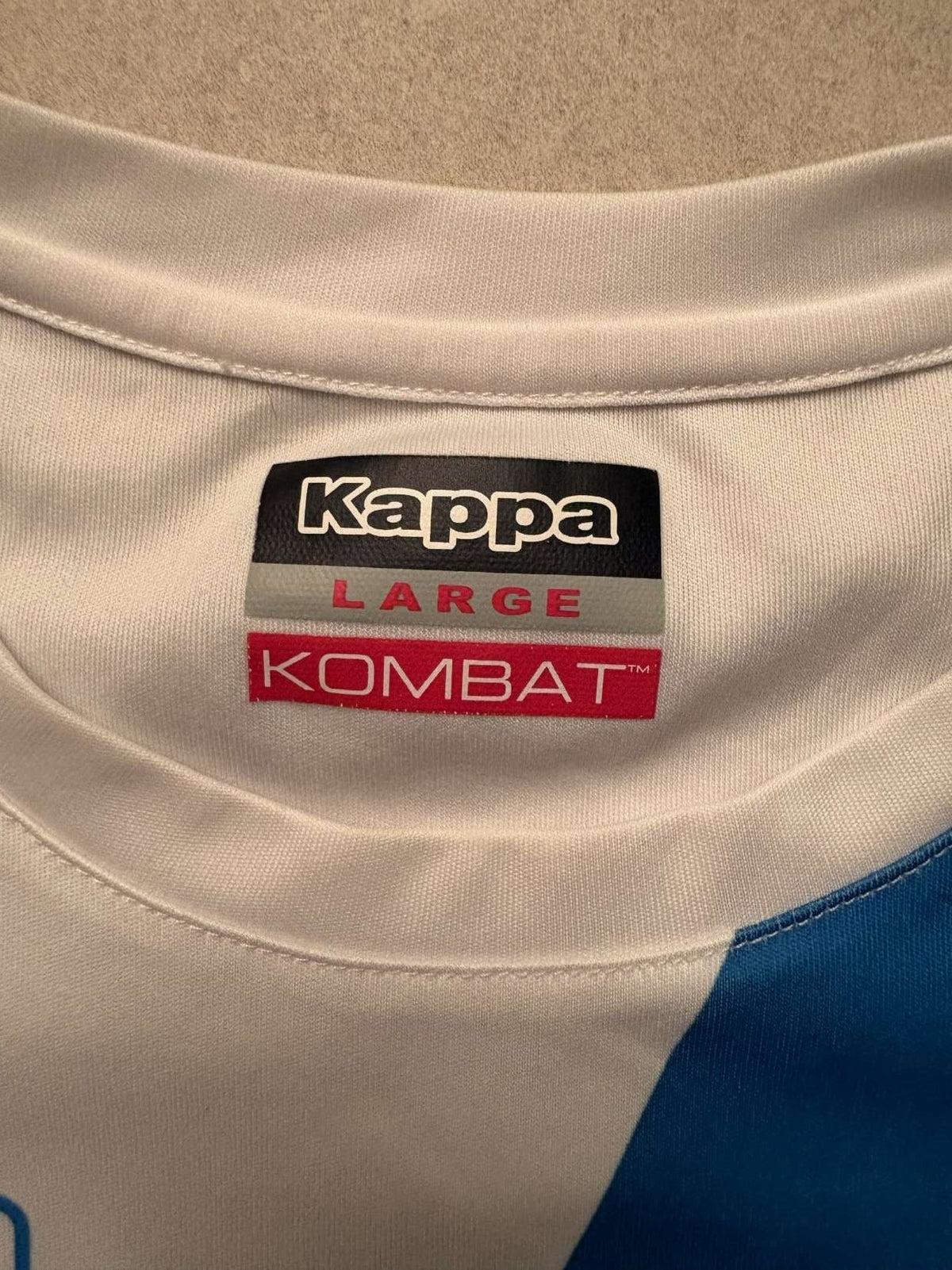 Neck detail on the 2016/17 Napoli away shirt