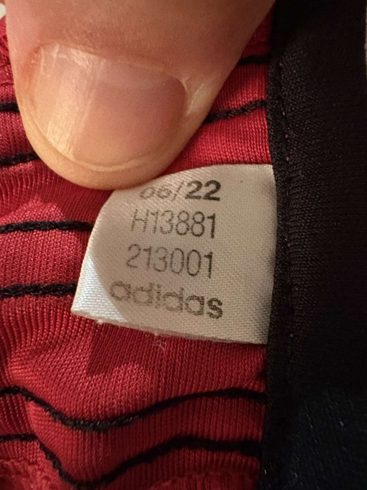 Inner label showing adidas product code H13881