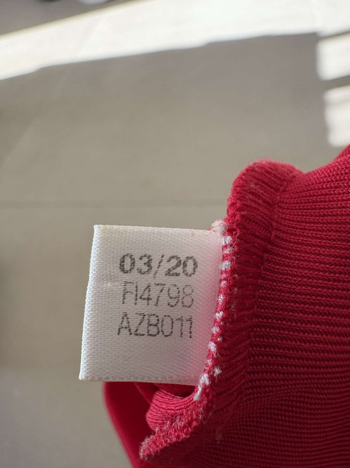 Inner label showing adidas product code FI4798