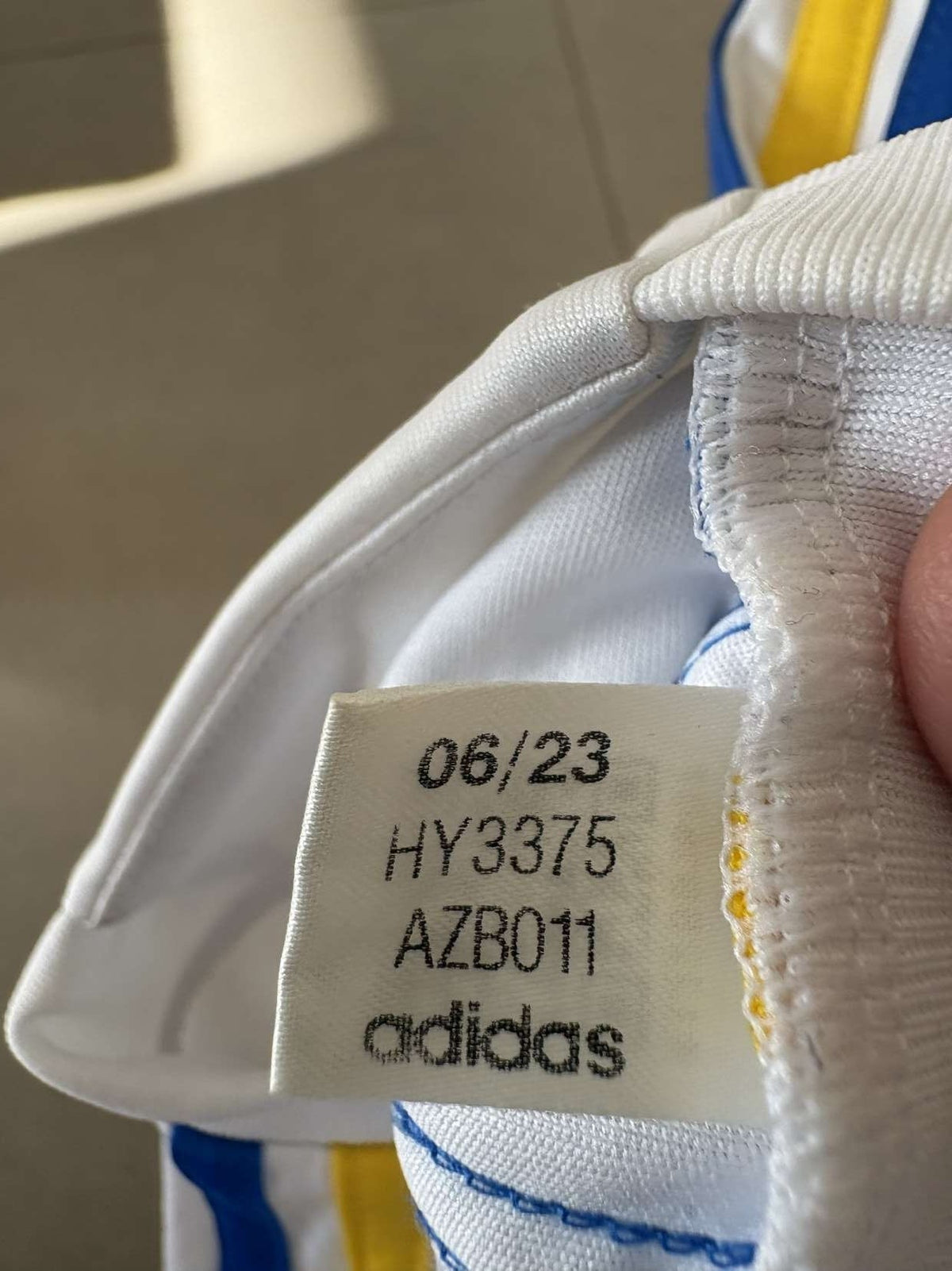 Inner label showing adidas product code HY3375