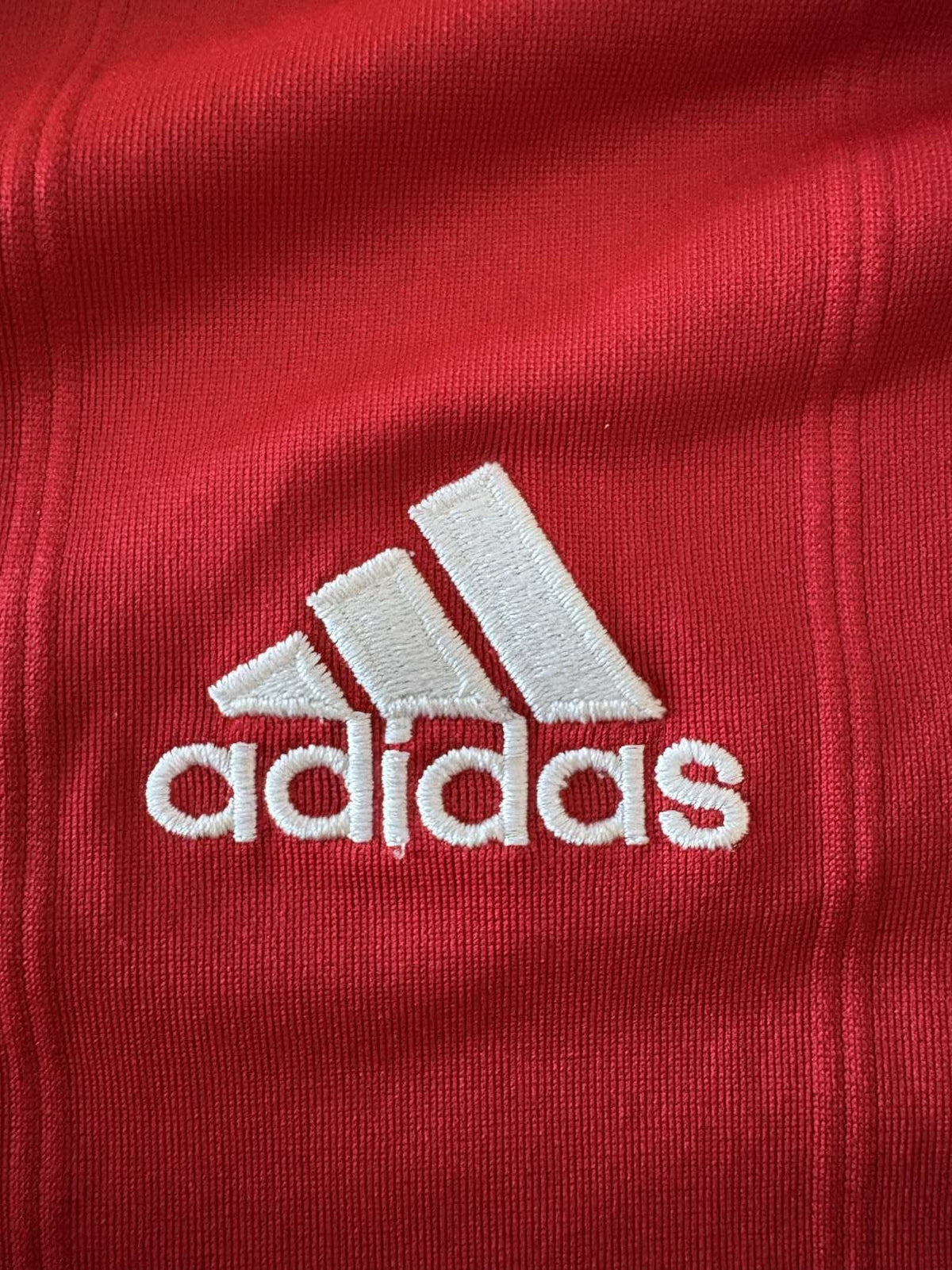 adidas branding on the 2018/19 Hamburger SV away shirt