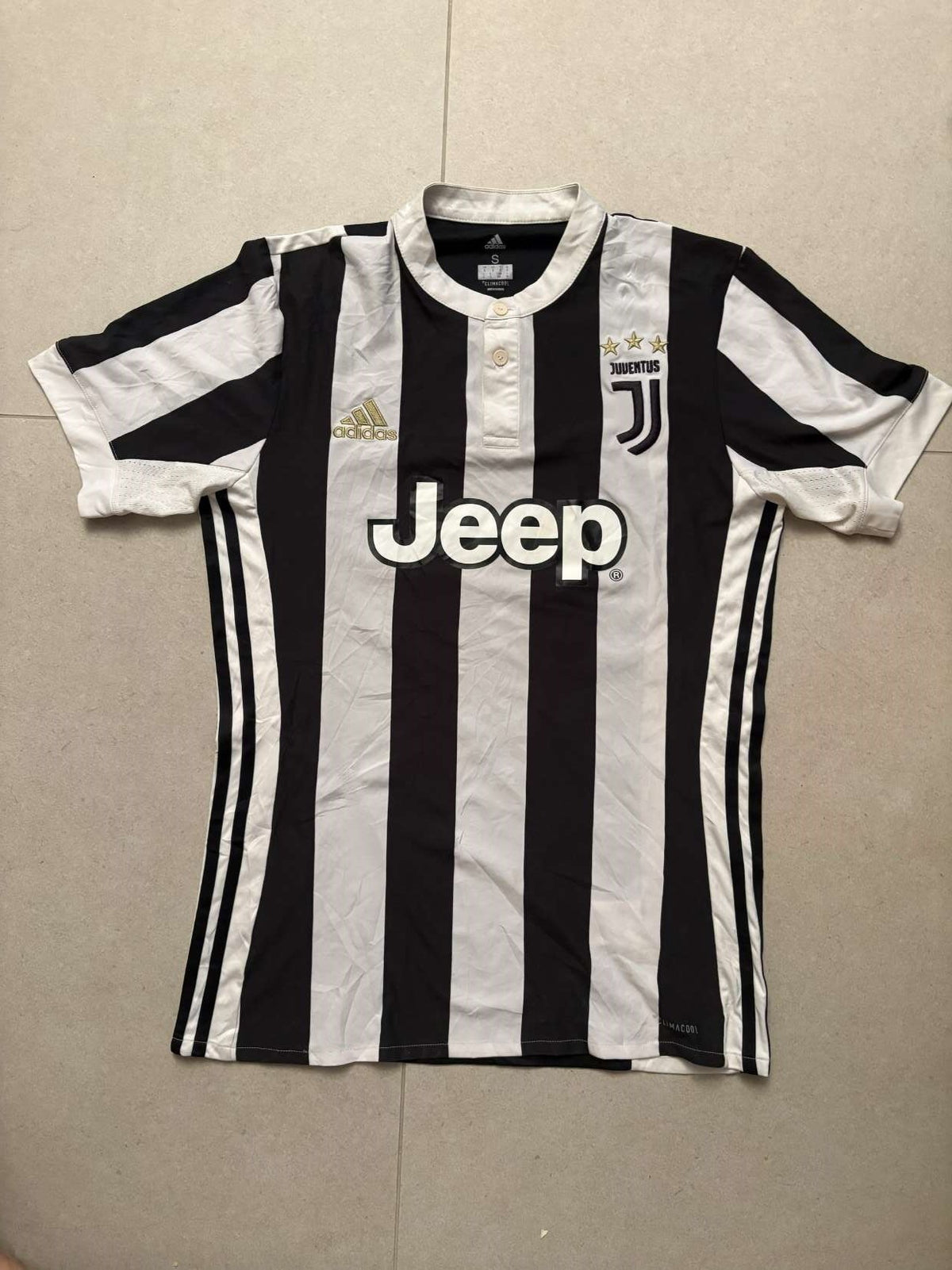 2017/18 Juventus home shirt in black and white stripes, front, adidas with Jeep sponsor