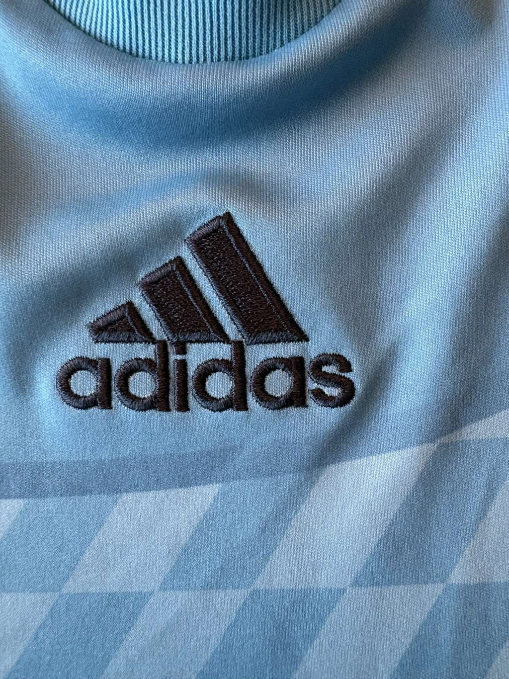 adidas branding on the 2009/10 Marseille away shirt