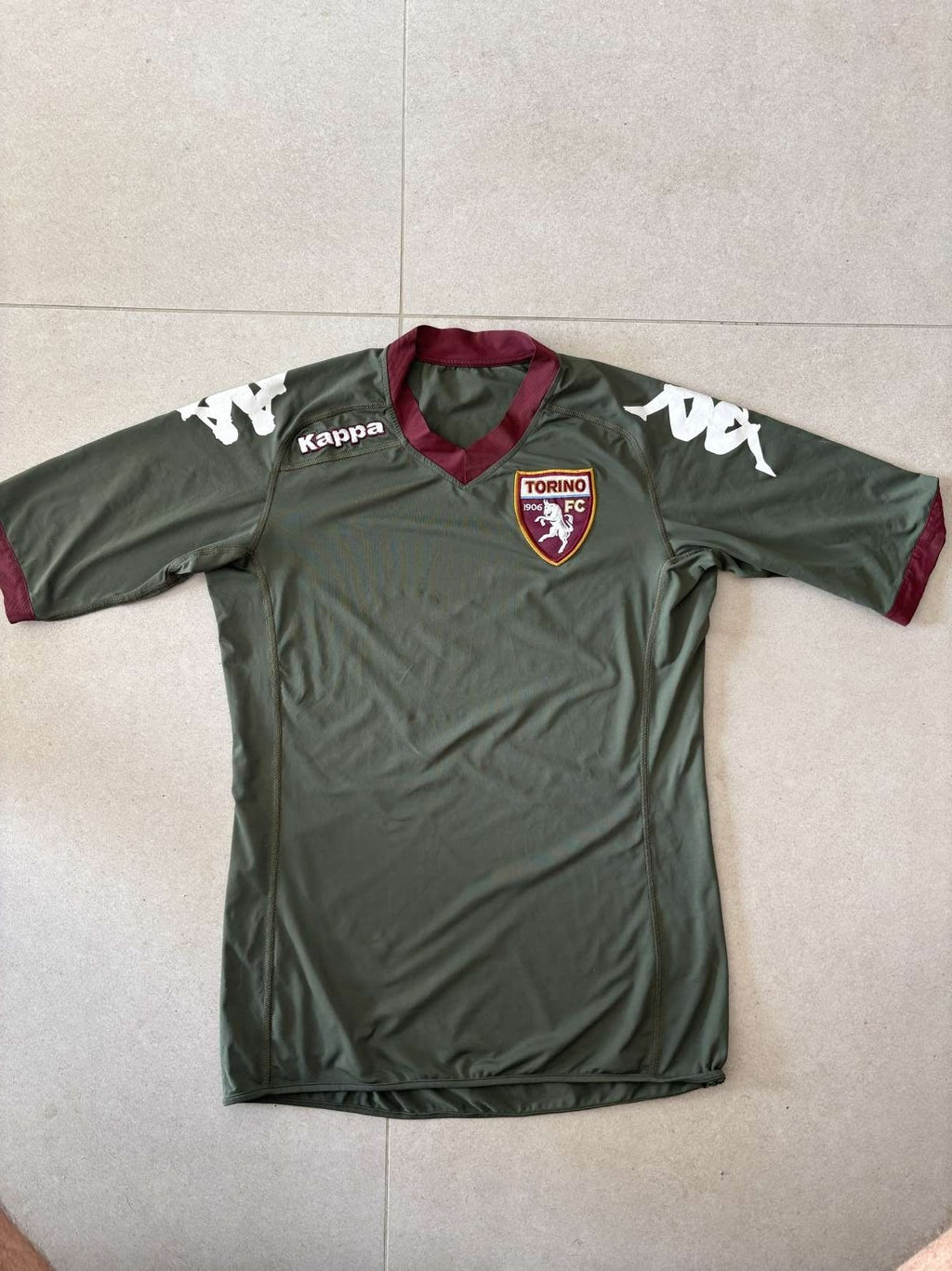 2010/11 Torino goalkeeper shirt in green, front, Kappa
