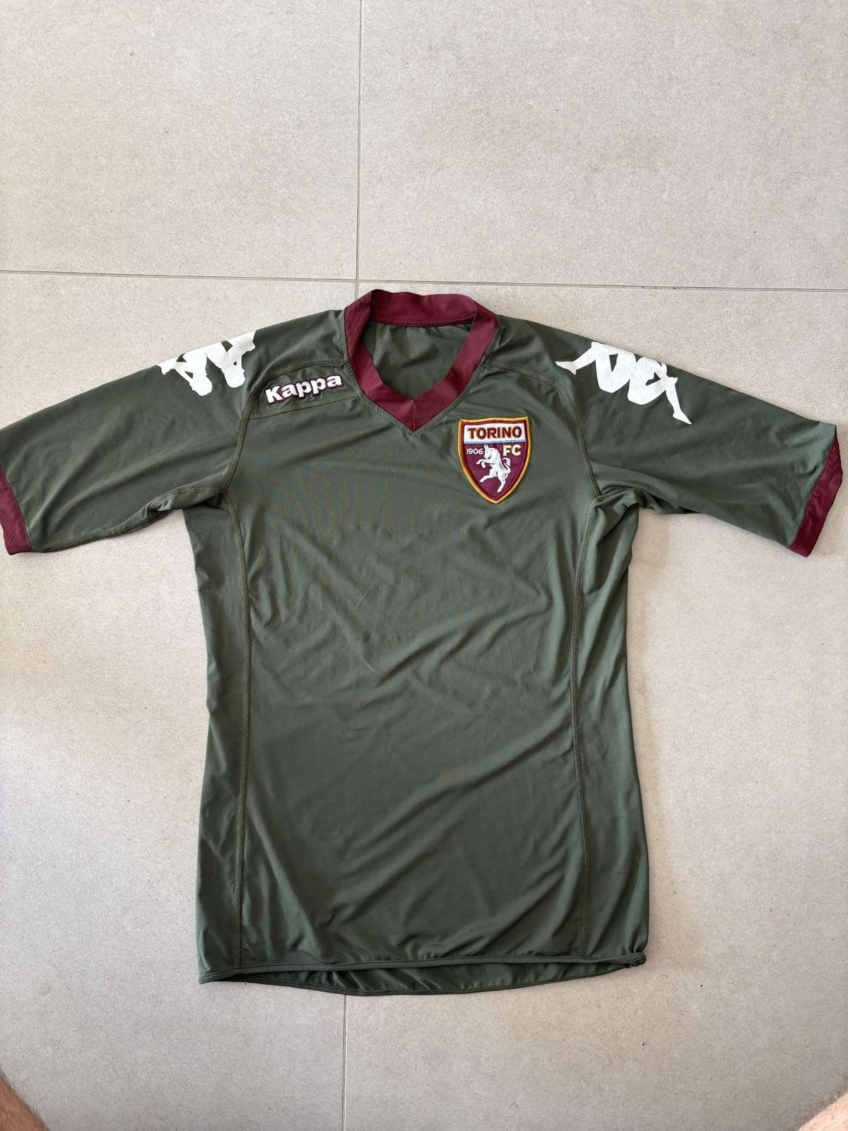 2010/11 Torino goalkeeper shirt in green, front, Kappa