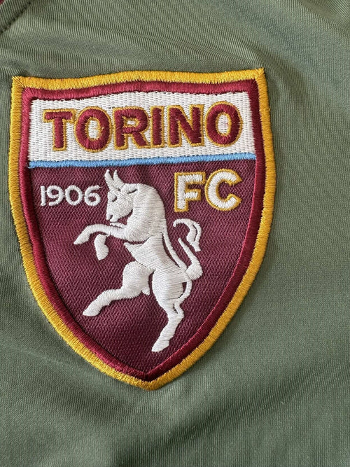 Torino crest on the 2010/11 Torino goalkeeper shirt