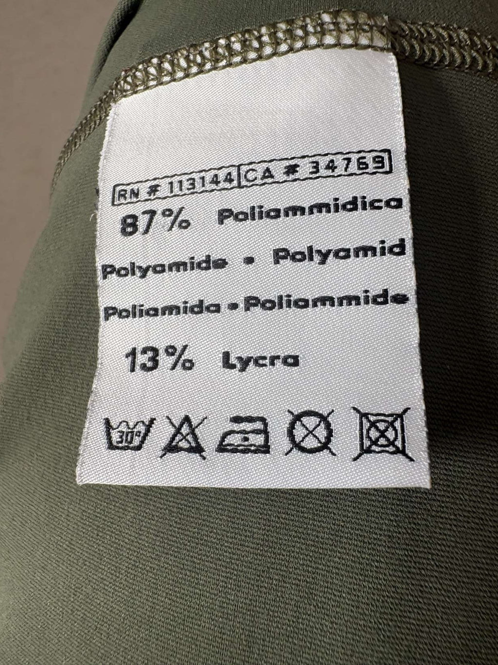 Fabric composition label on the 2010/11 Torino goalkeeper shirt