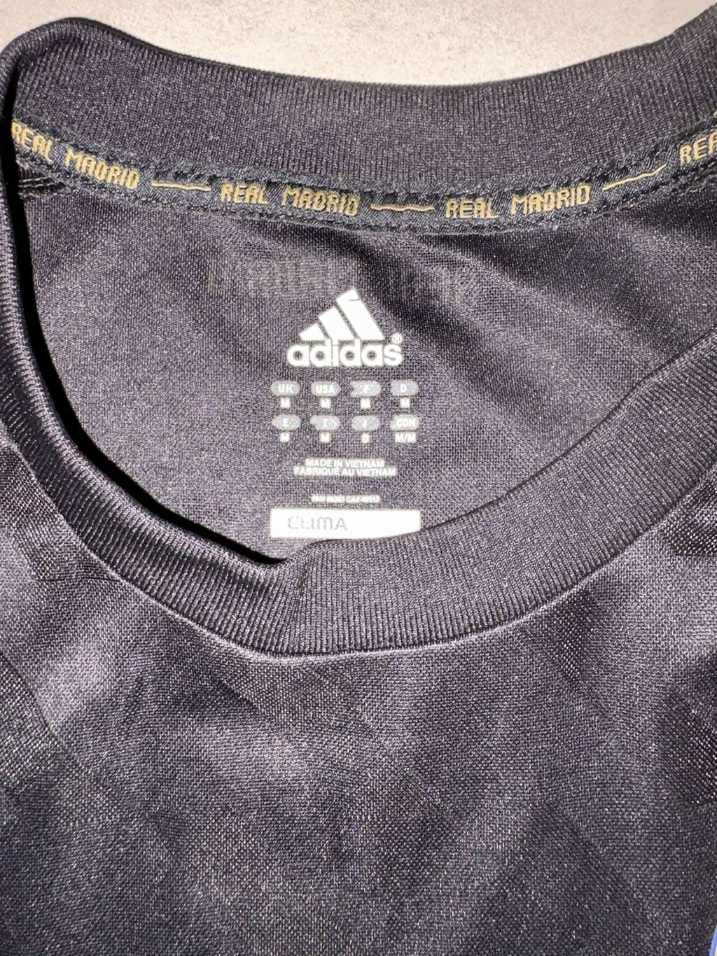 Collar detail of the 2011/12 Real Madrid away shirt