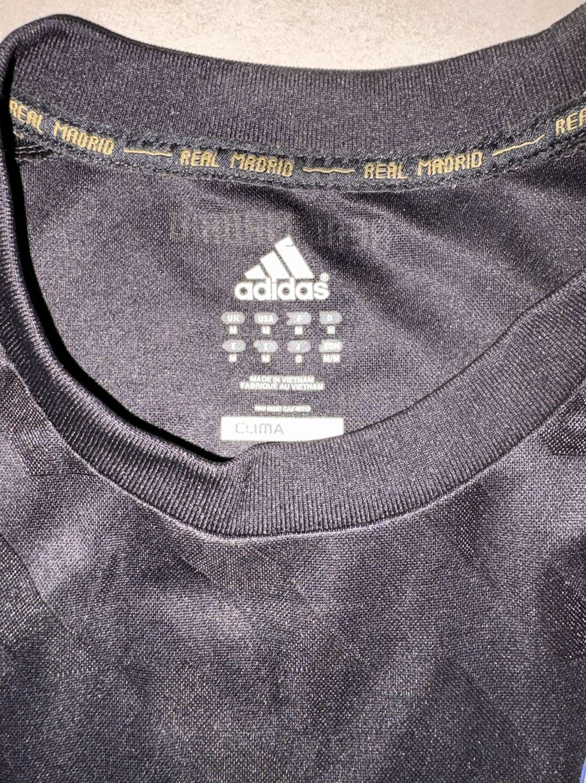 Collar detail of the 2011/12 Real Madrid away shirt