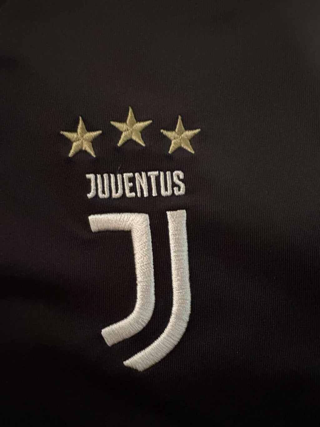 Juventus crest on the 2019/20 home shirt