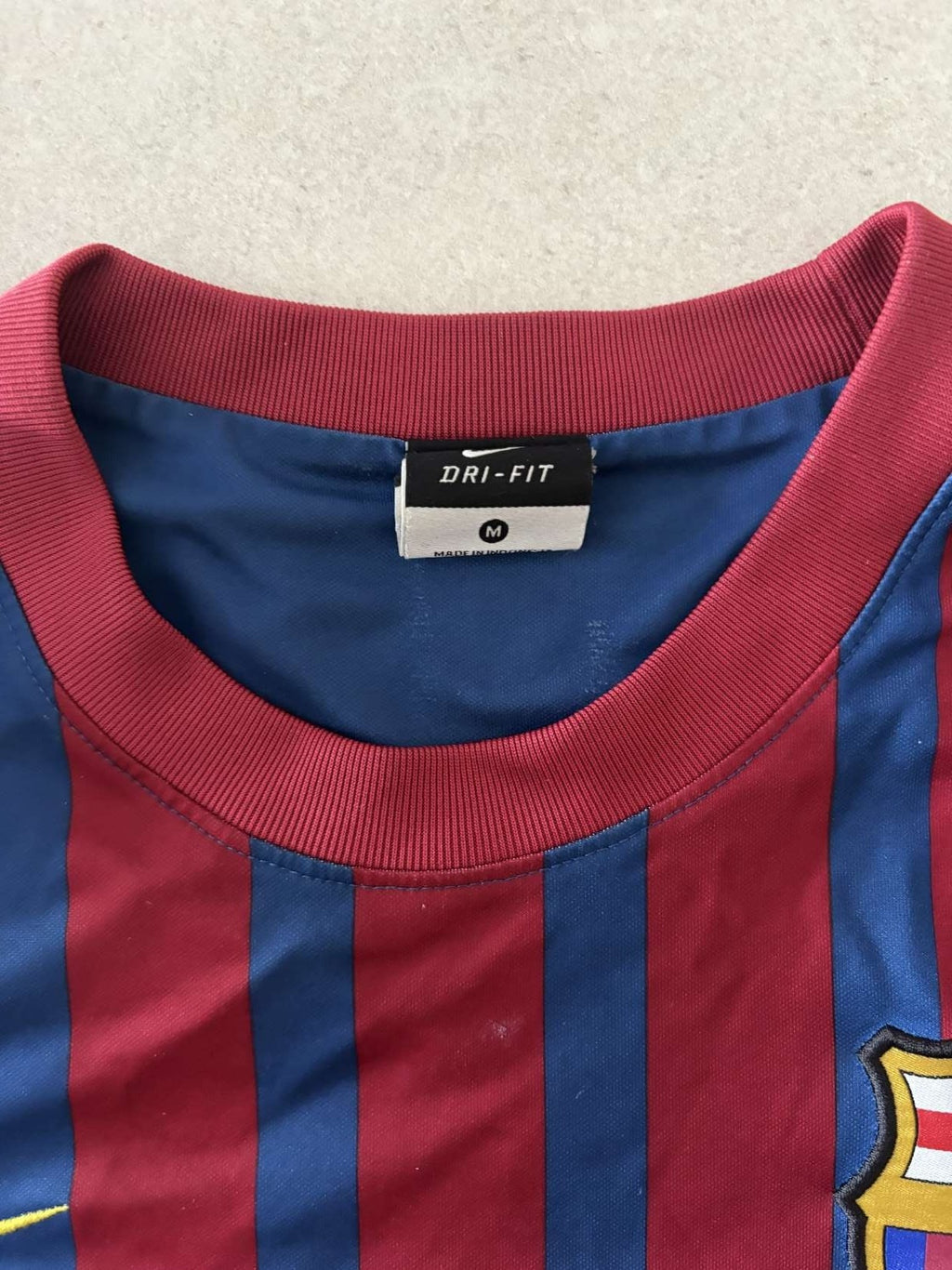 Collar detail of Barcelona shirt LS554