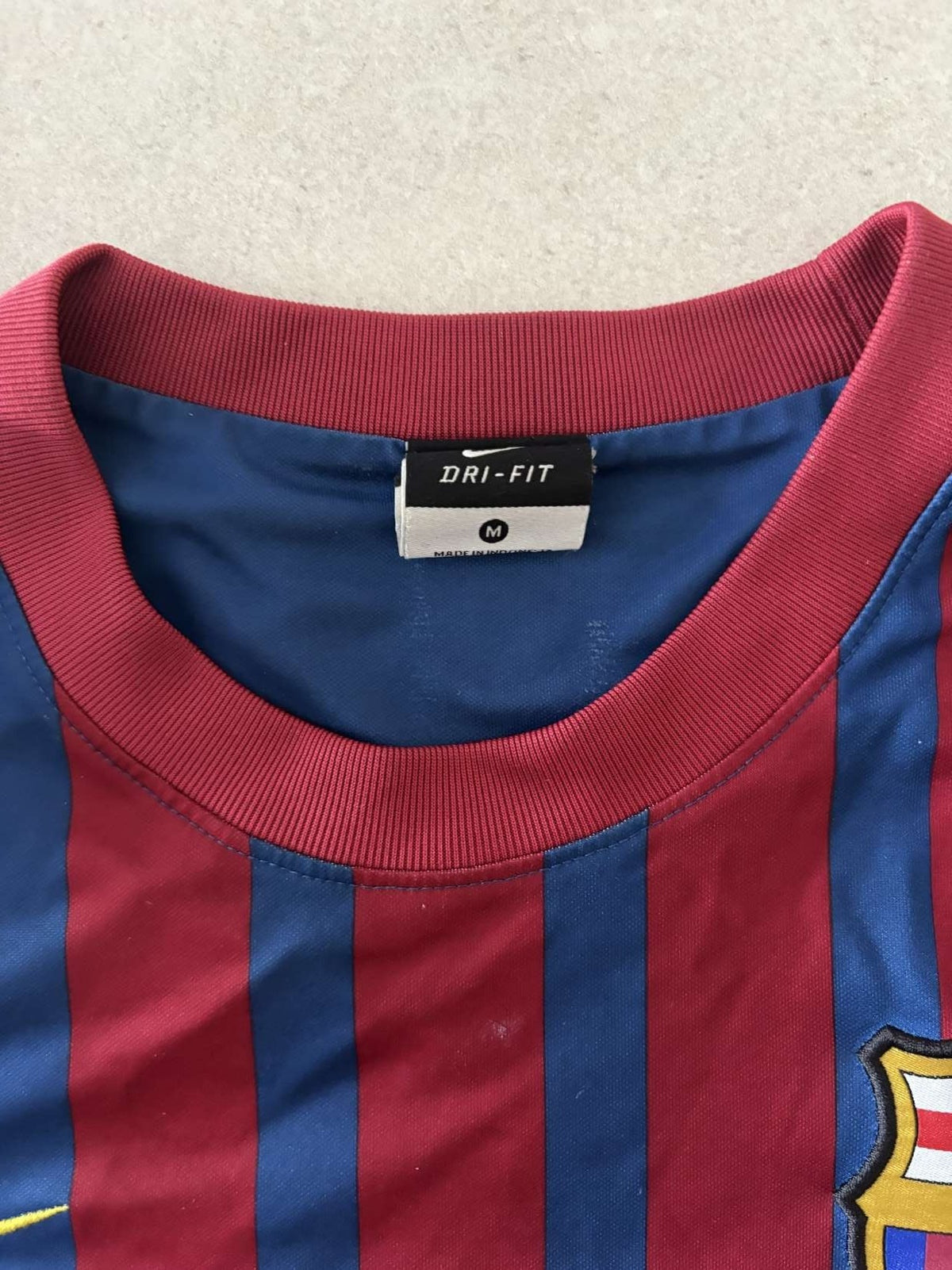 Collar detail of Barcelona shirt LS554