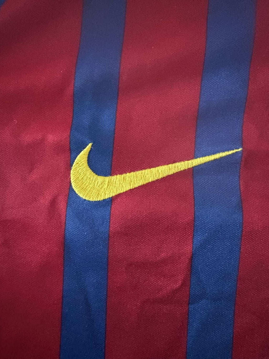 Nike branding on Barcelona shirt LS554