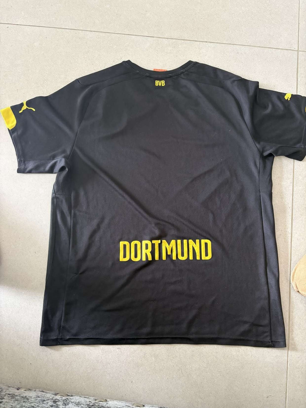 2014/15 Borussia Dortmund away shirt, back view